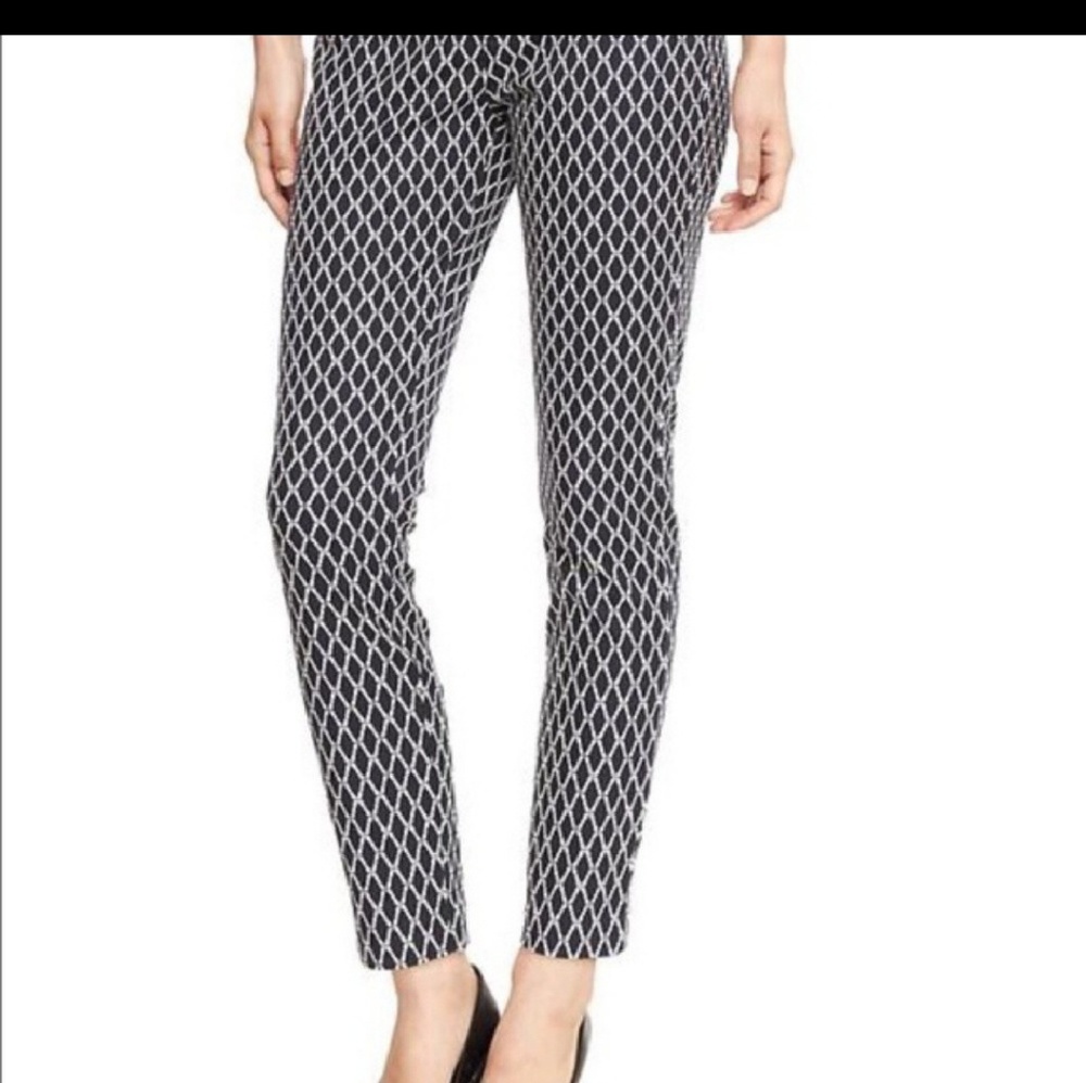 GAP • Slim City Cropped Pants